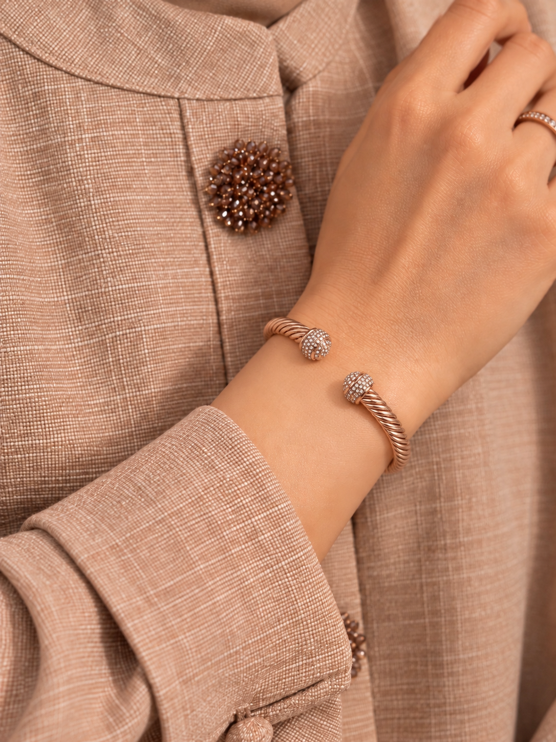 #Style_The Twisted Pavé Cuff Bracelet